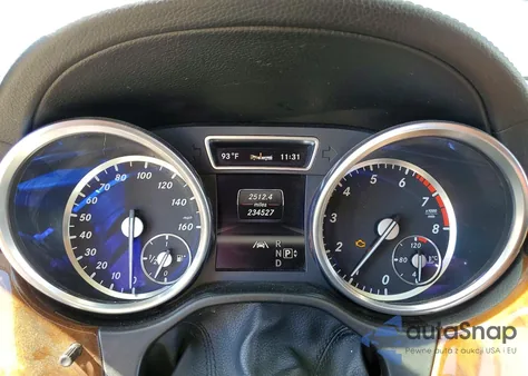 2013 Mercedes-Benz Gl 550 4Matic z USA, uszkodzony, nr VIN 4JGDF7DEXDA183353